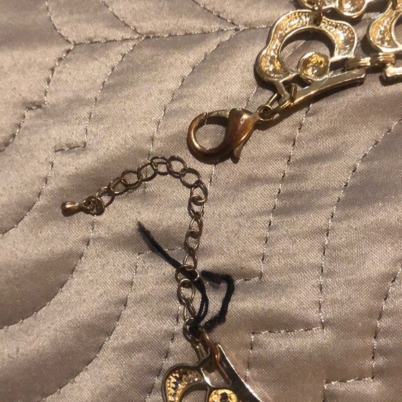 Polished gold tone Coker necklace..... - Picture 4 of 4